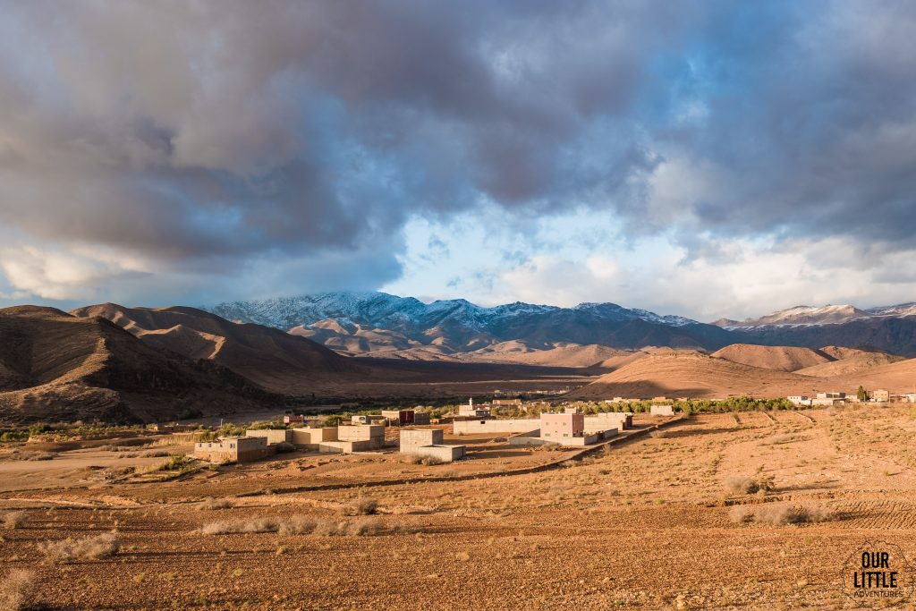 Widok na góry atlas w styczniu, południe Maroka