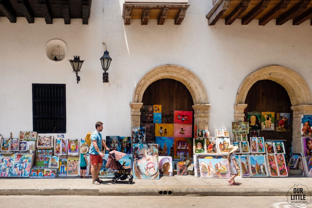 Wystawa sztuki na ulicach Cartageny