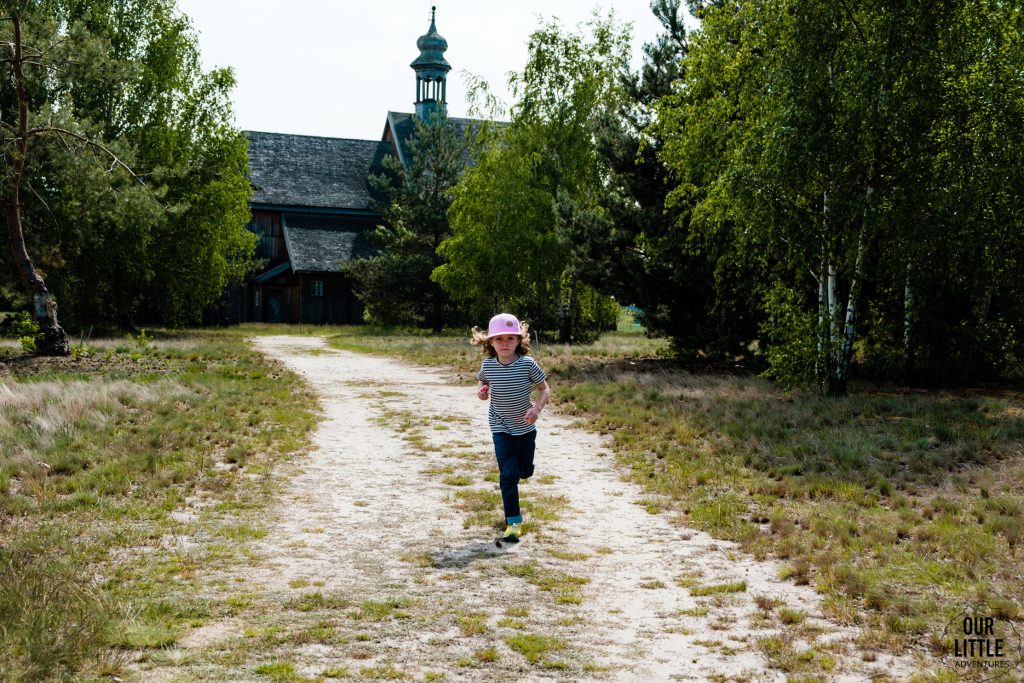 Skansen w Łowiczu, drewniany kościół, Our Little Adventures