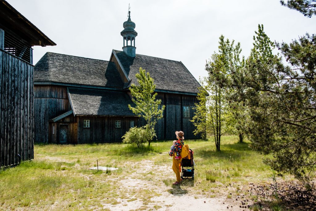 Skansen w Łowiczu, drewniany kościółek, Our Little Adventures