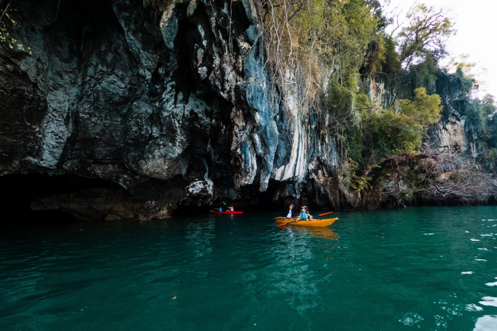 Koh Talabeng - kajaki, jaskinie i sekretne rajskie plaże, zdjęcie autorstwa OurLittleAdventures.pl